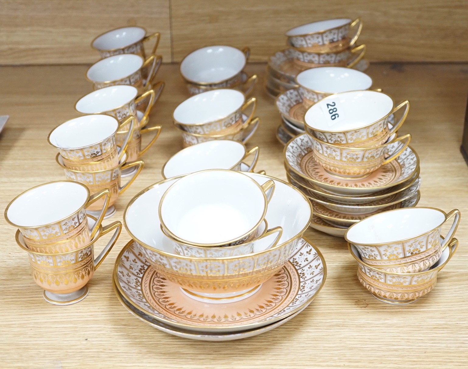 A Worcester Flight Barr and Barr-period part tea service